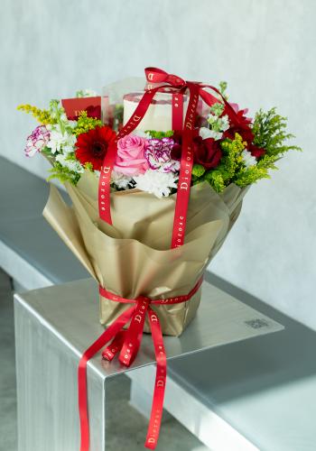 Regal Gold Bouquet & Red Cake