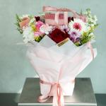Pink Symphony Bouquet & Pink Cake