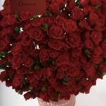 Dana – Famous Hot Sale: Spray Roses in a Box
