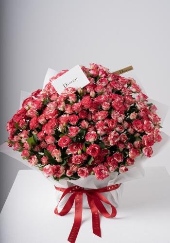 Dana – Famous Hot Sale: Spray Roses Bouquet