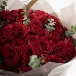 Scarlet - Spray Rose Bouquet with Eucalyptus