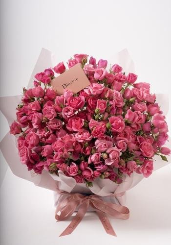 Dana – Famous Hot Sale: Spray Roses Bouquet